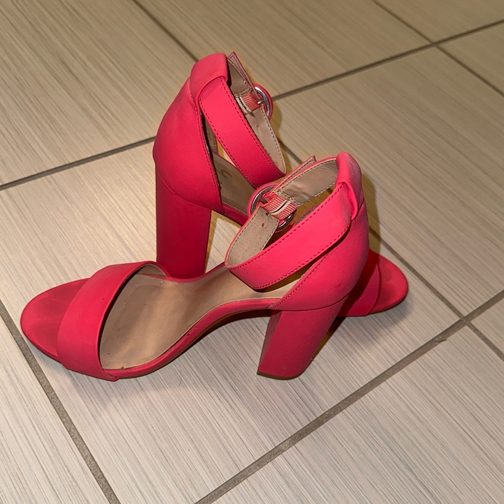 Mix No 6 fuchsia block heels